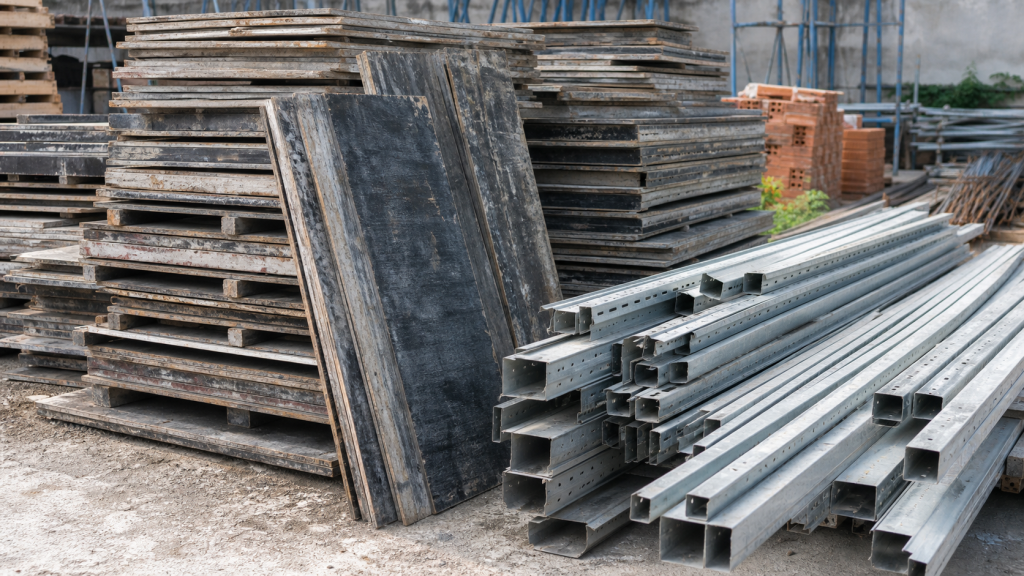 Cốp pha gỗ + xà gồ đã qua sử dụng